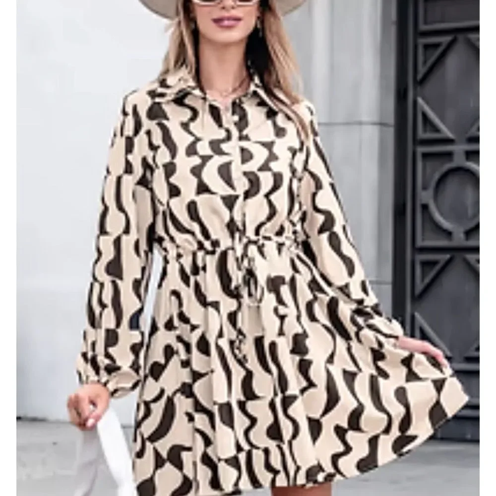 🌸Animal Print Fit & Flare Long Sleeve, Buttoned Down Belted Dress Size M (AA4) - Picture 4 of 13